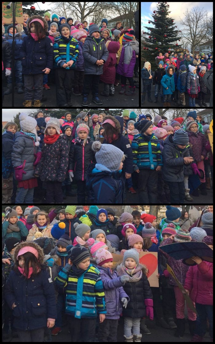 Kinder der Schule und die Kindertreff-Kinder singen gemeinsam Weihnachtslieder 